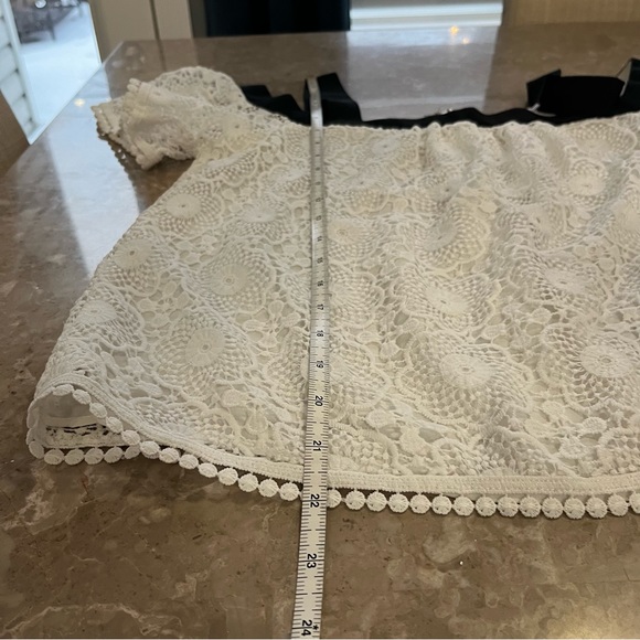 Reitmans cream color crochet top with black straps size small - Picture 10 of 11